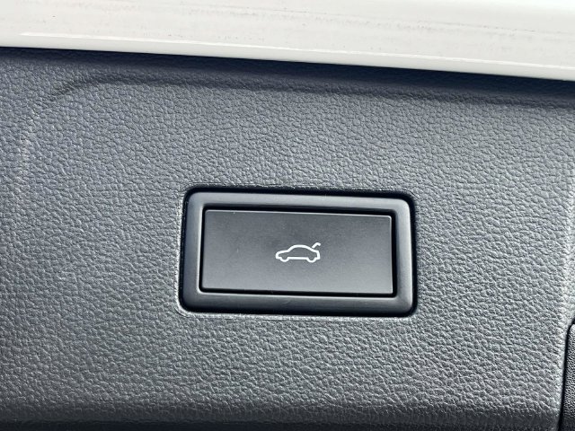 Used 2025 Volkswagen Atlas SE AWD/4WD image 21