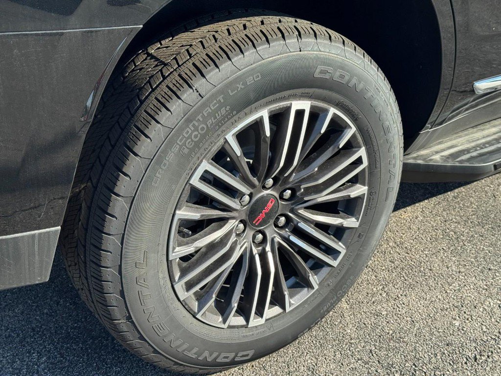 New 2026 GMC Yukon Elevation AWD/4WD image 4