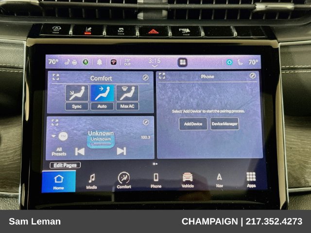 Used 2024 Jeep Grand Cherokee Overland w/ Luxury Tech Group IV AWD/4WD image 15