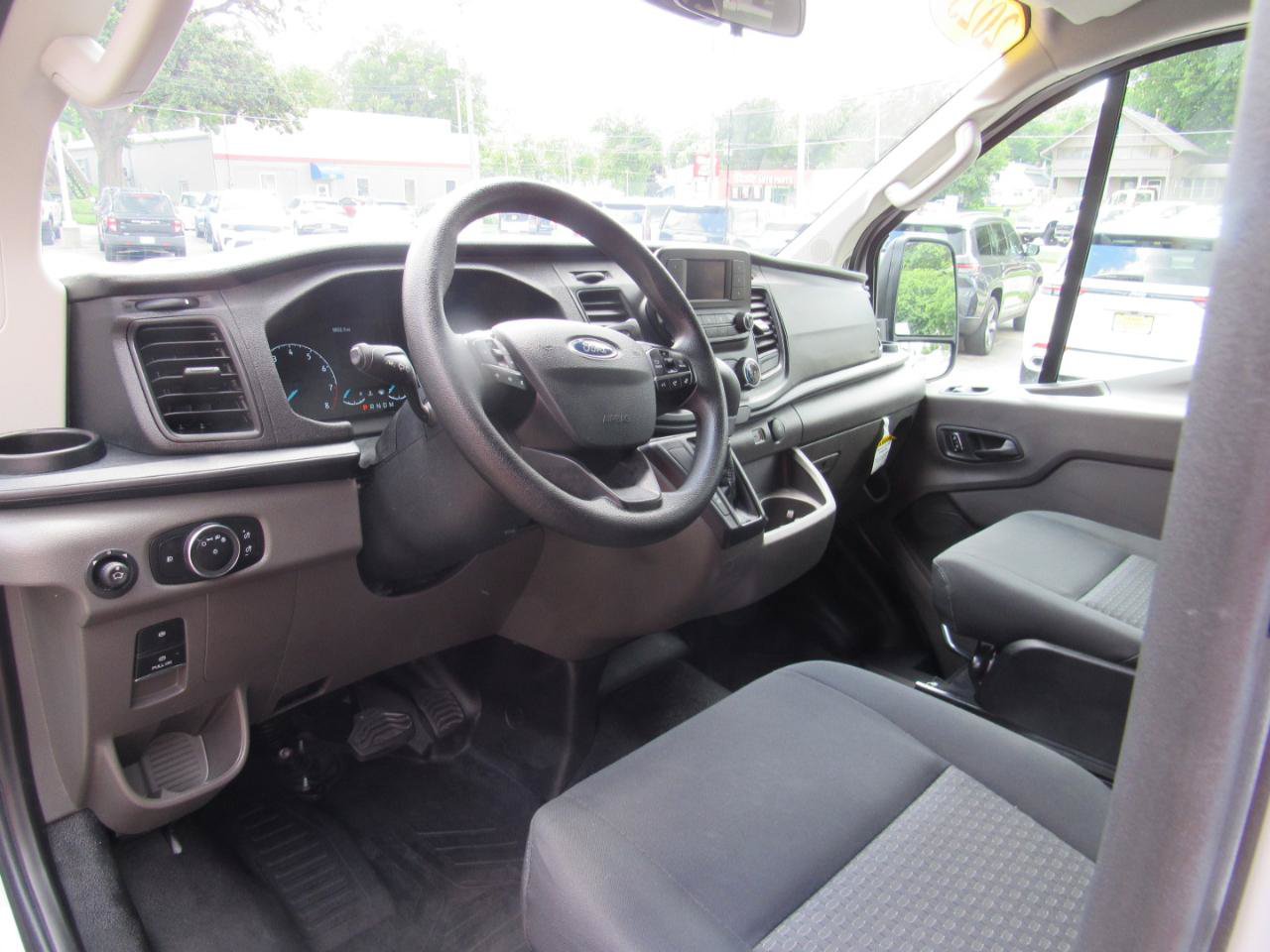 Used 2025 Ford Transit 250 Low Roof w/ Exterior Upgrade Package RWD image 4