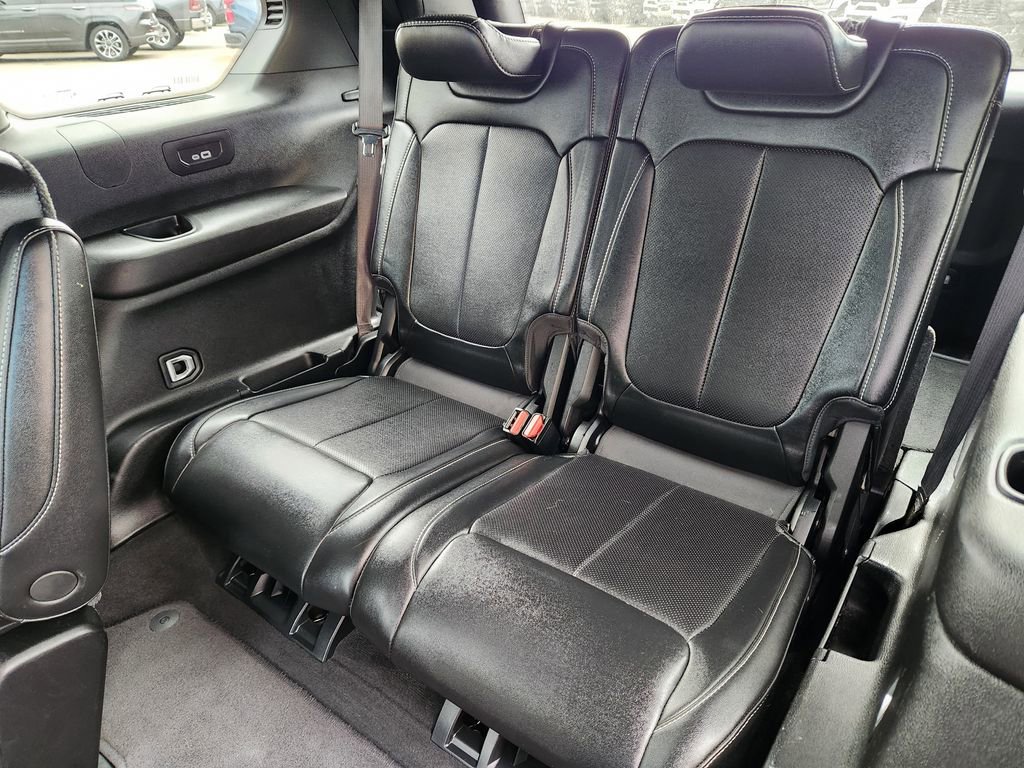 Used 2024 Jeep Grand Cherokee L Limited w/ Luxury Tech Group II image 10