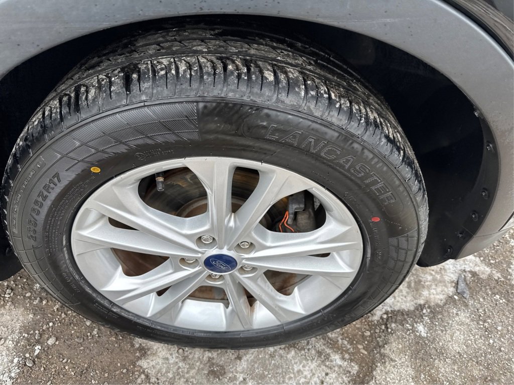 Used 2017 Ford Escape SE w/ SE Cold Weather Package image 18