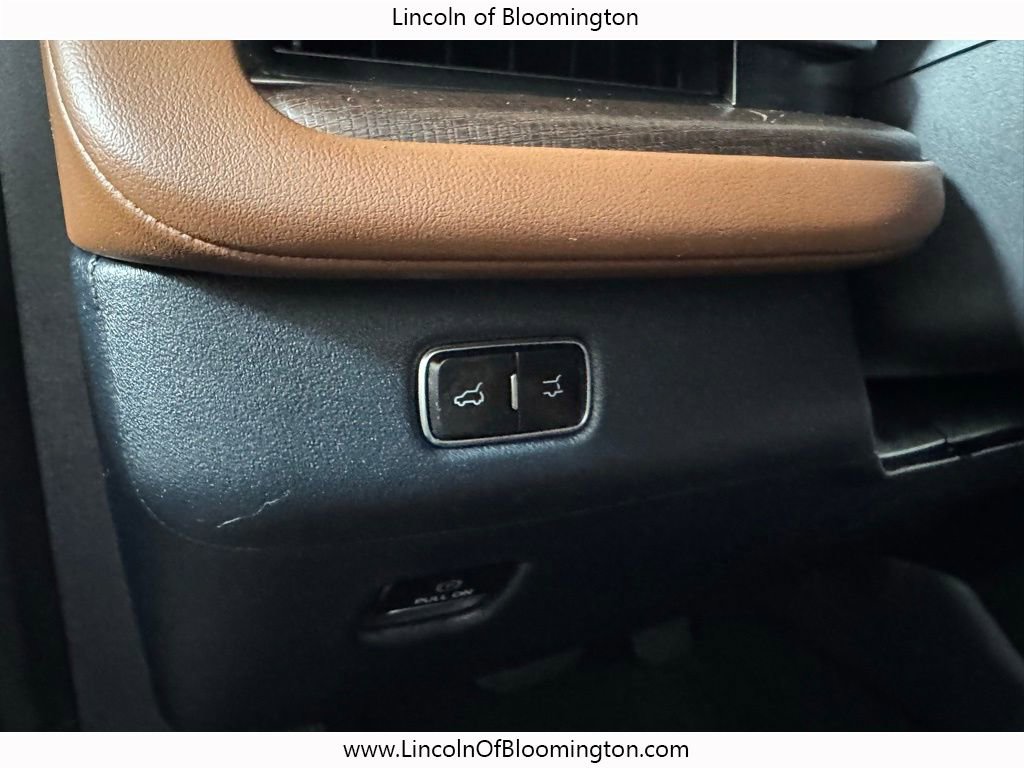 Certified 2025 Lincoln Navigator Reserve AWD/4WD image 38