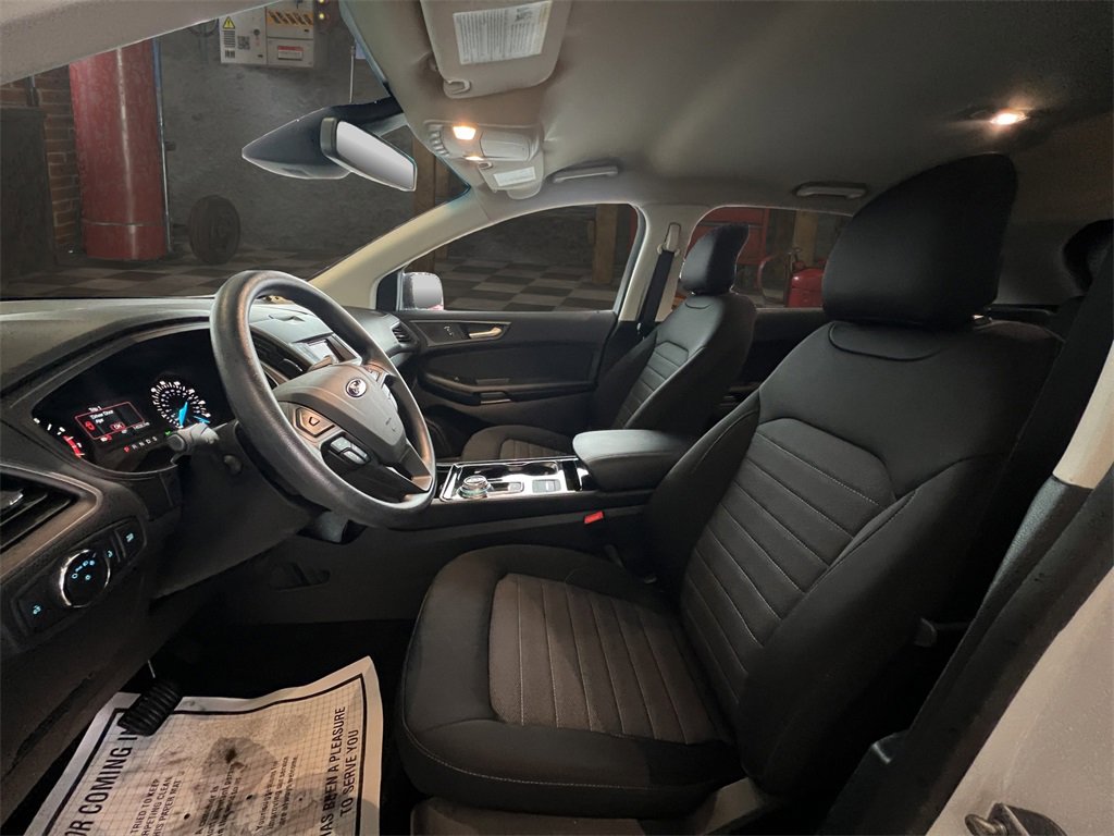 Used 2019 Ford Edge SE w/ SE Fleet Driver's Package image 13