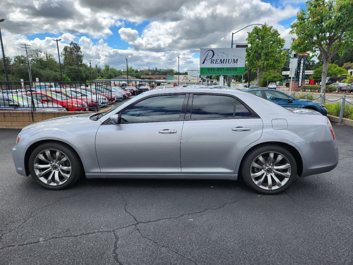 Used 2014 Chrysler 300 S w/ Luxury Group RWD image 2