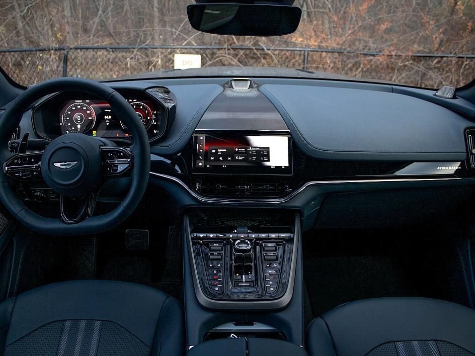 Used 2025 Aston Martin DBX 707 image 23