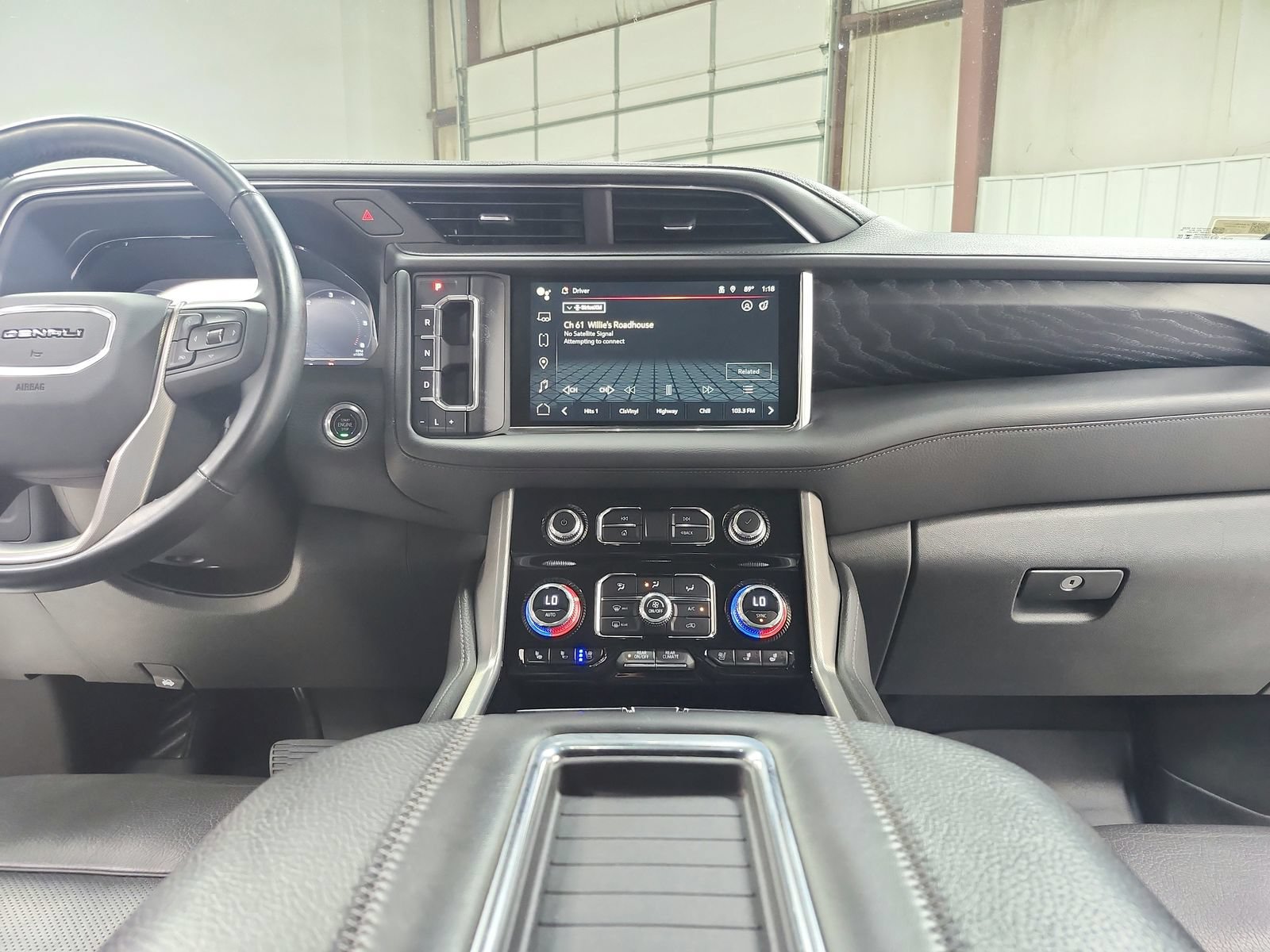 Used 2023 GMC Yukon XL Denali RWD image 28