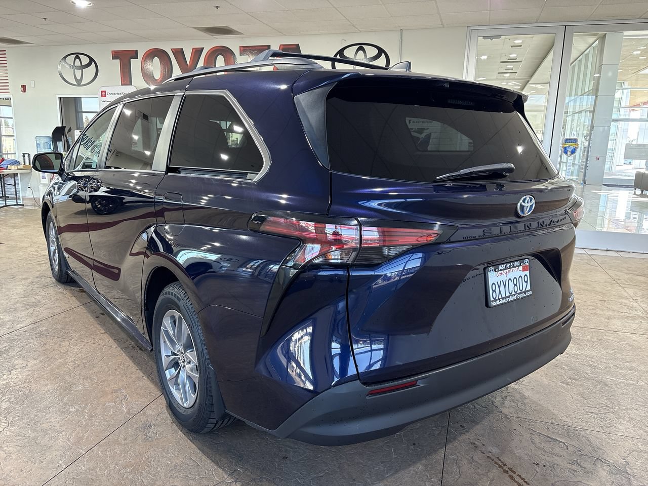 Certified 2021 Toyota Sienna LE FWD image 8