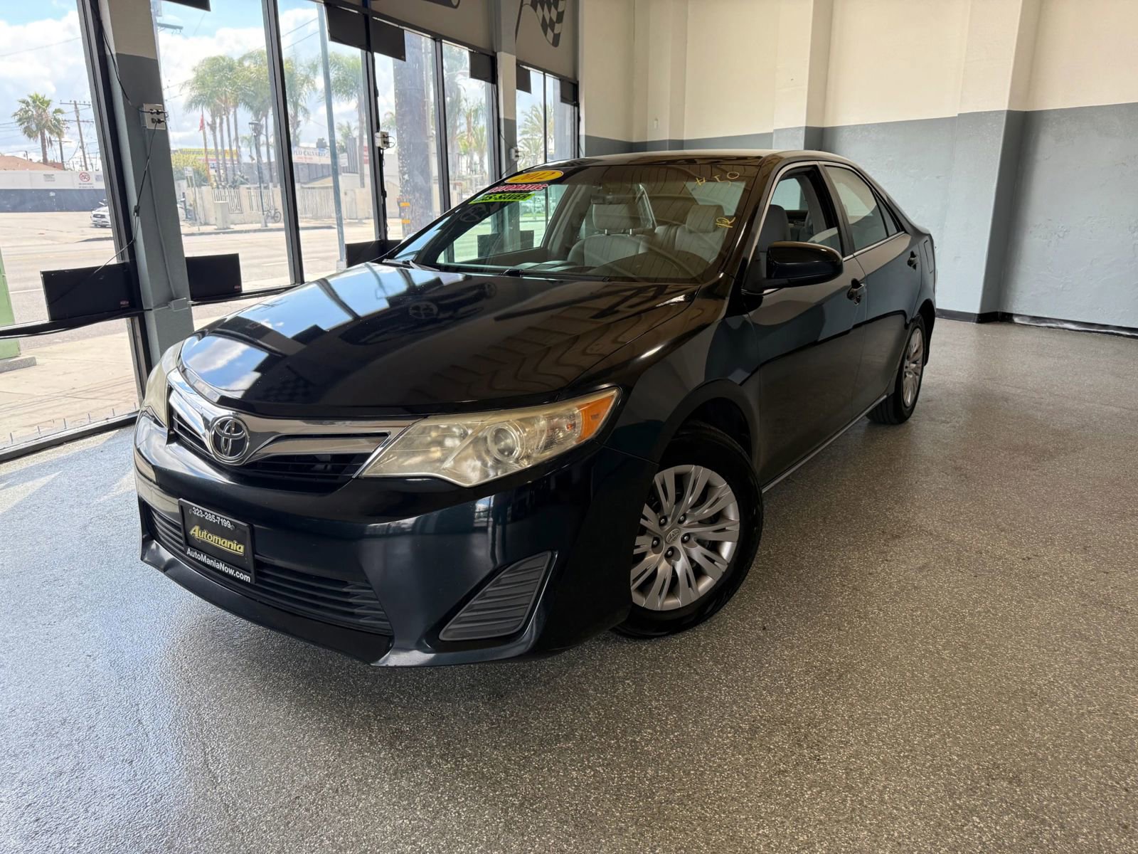 Used 2012 Toyota Camry LE image 3