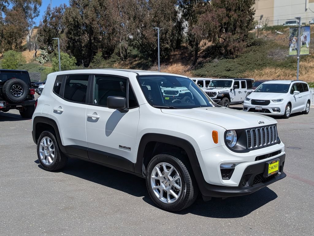 Used 2023 Jeep Renegade Latitude image 10