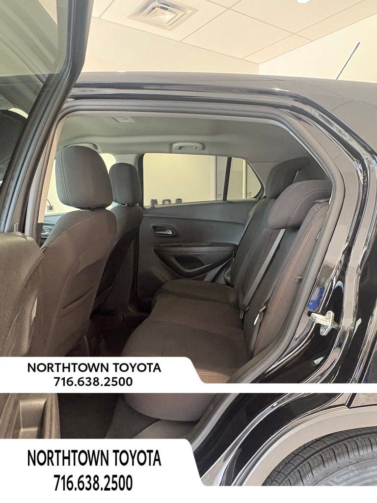 Used 2020 Chevrolet Trax LS w/ Tint and Cruise Package FWD image 12