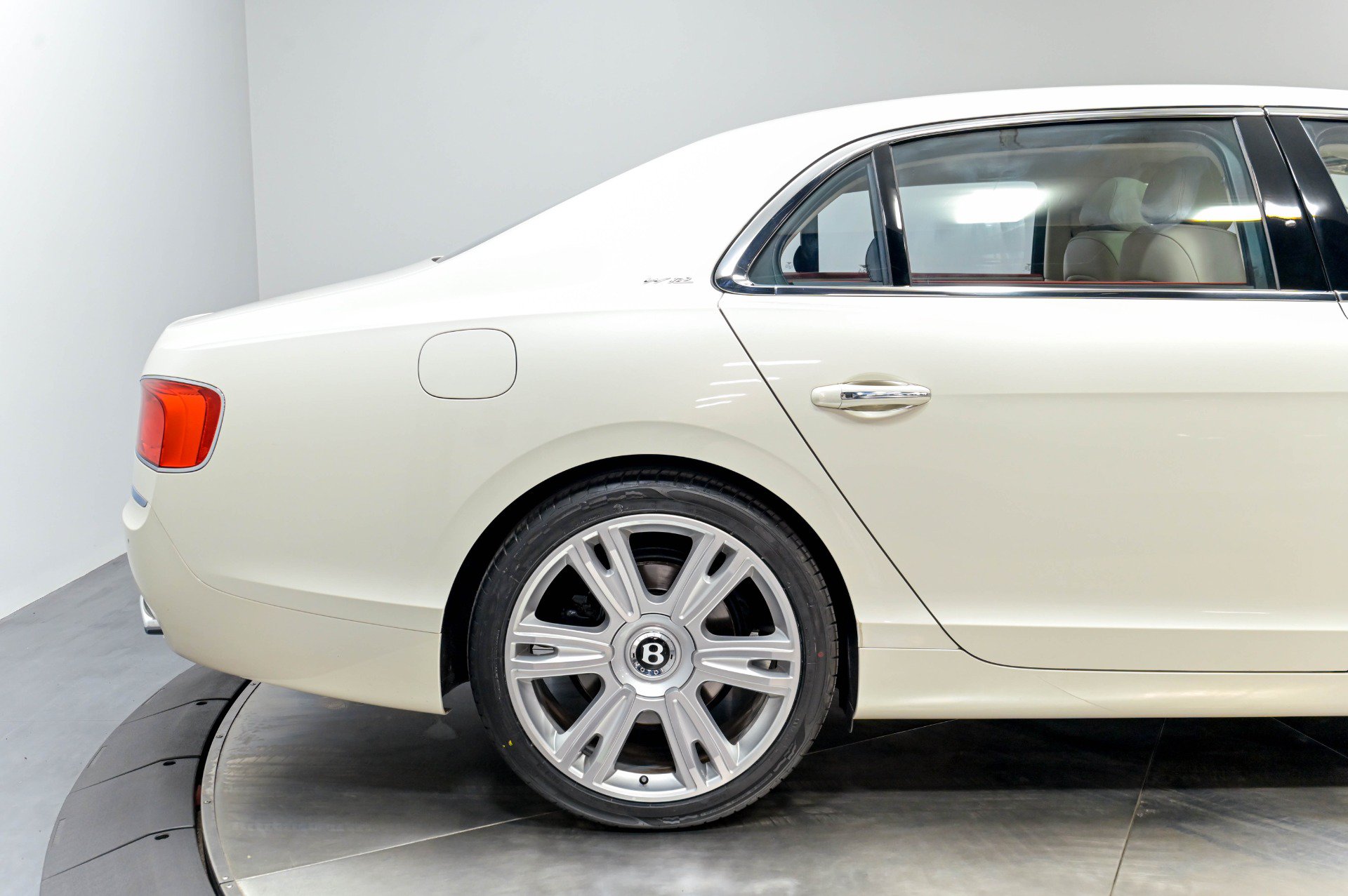 Used 2016 Bentley Flying Spur W12 AWD/4WD image 20