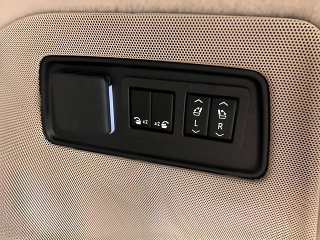 Used 2023 Cadillac Escalade Premium Luxury w/ Performance Package AWD/4WD image 6