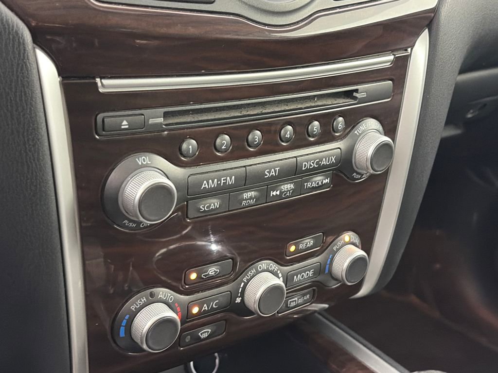 Used 2016 Nissan Pathfinder Platinum w/ Family Entertainment Package AWD/4WD image 21