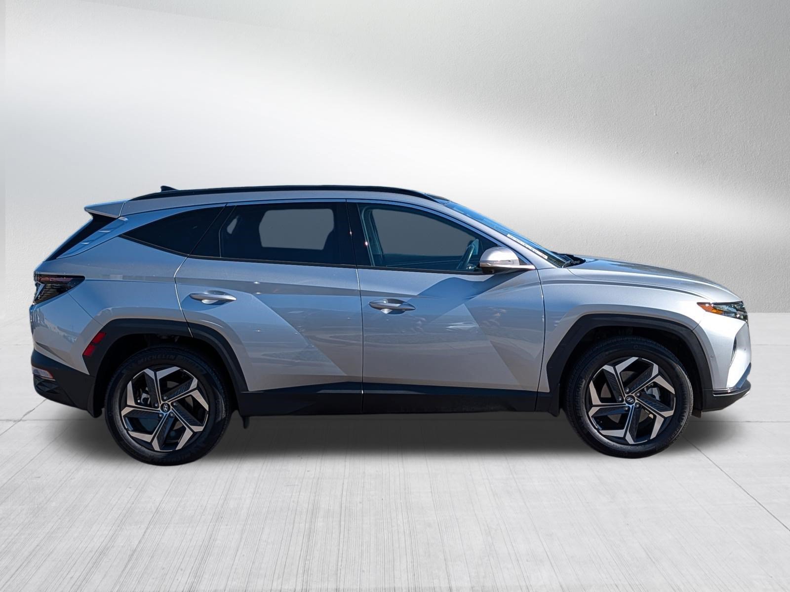 Certified 2024 Hyundai Tucson Limited AWD/4WD image 8