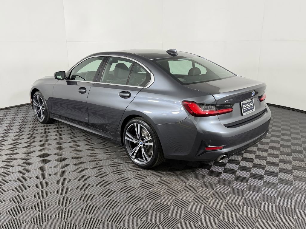 Used 2021 BMW 330i xDrive Sedan w/ Premium Package image 6