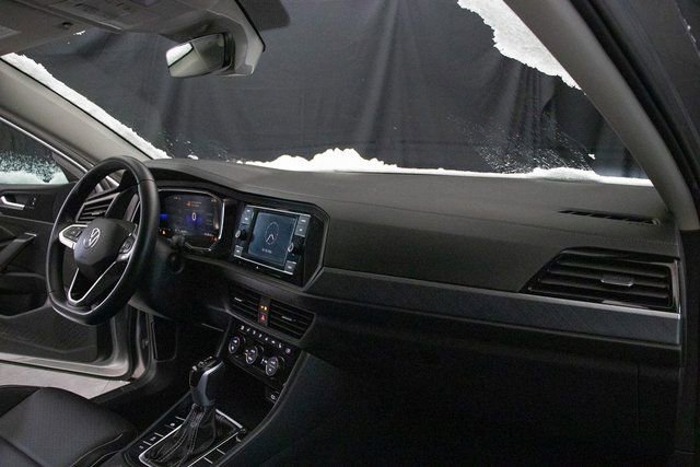 Used 2024 Volkswagen Jetta SE image 14