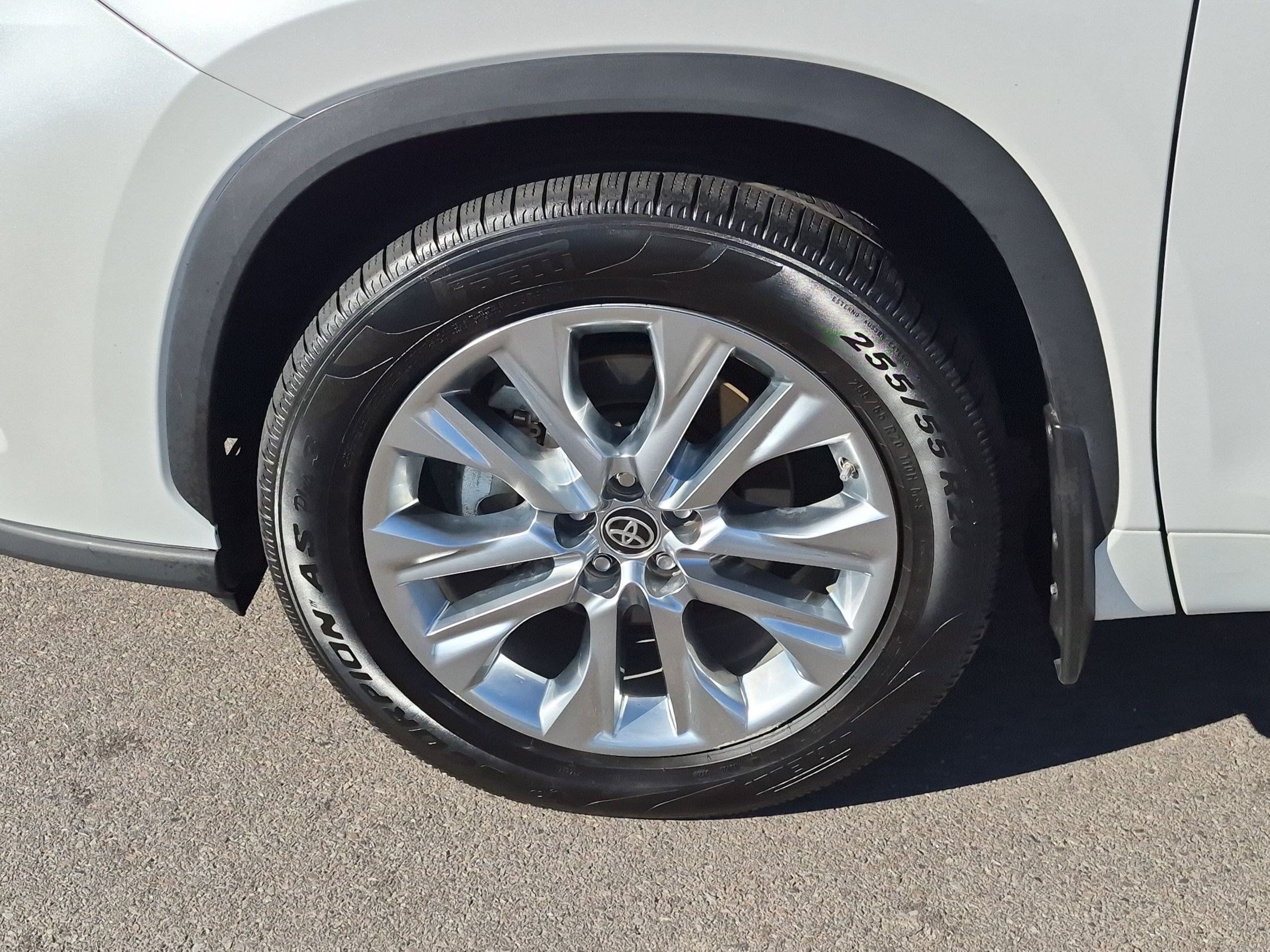 Used 2024 Toyota Highlander Limited AWD/4WD image 14