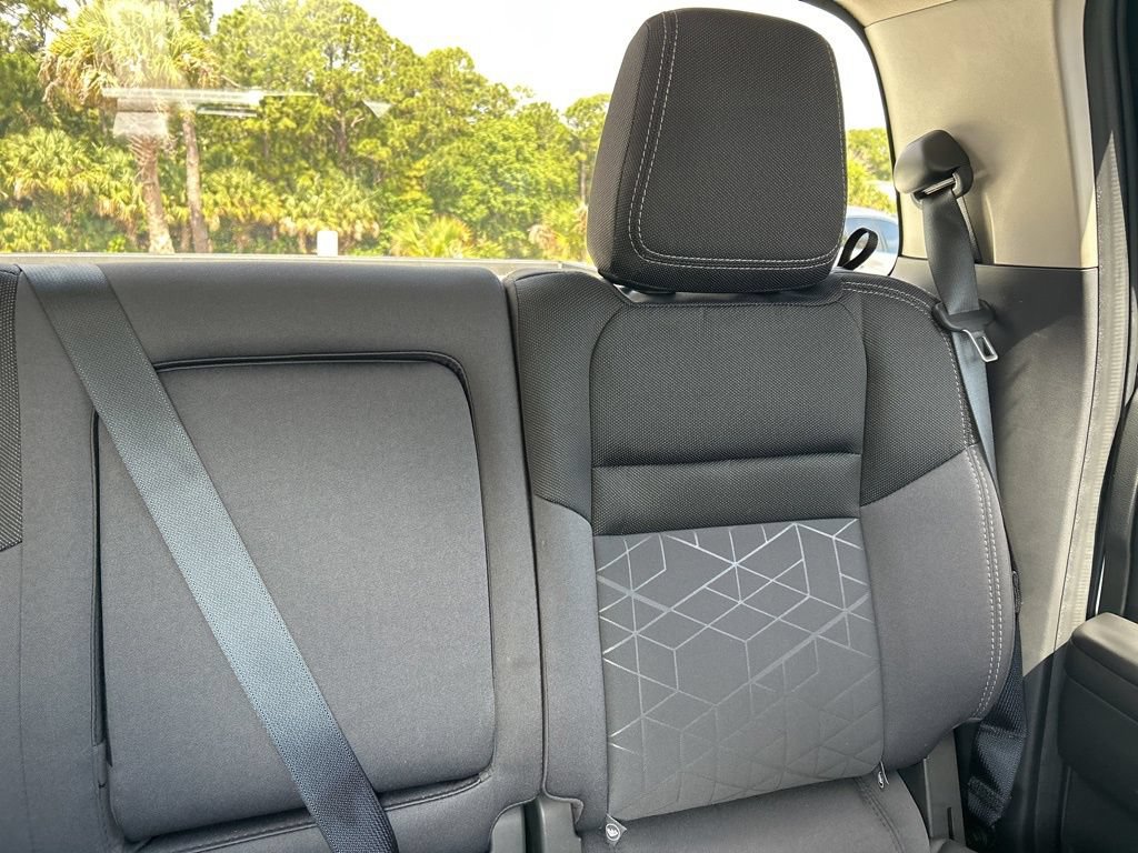Certified 2025 Nissan Frontier SV AWD/4WD image 16