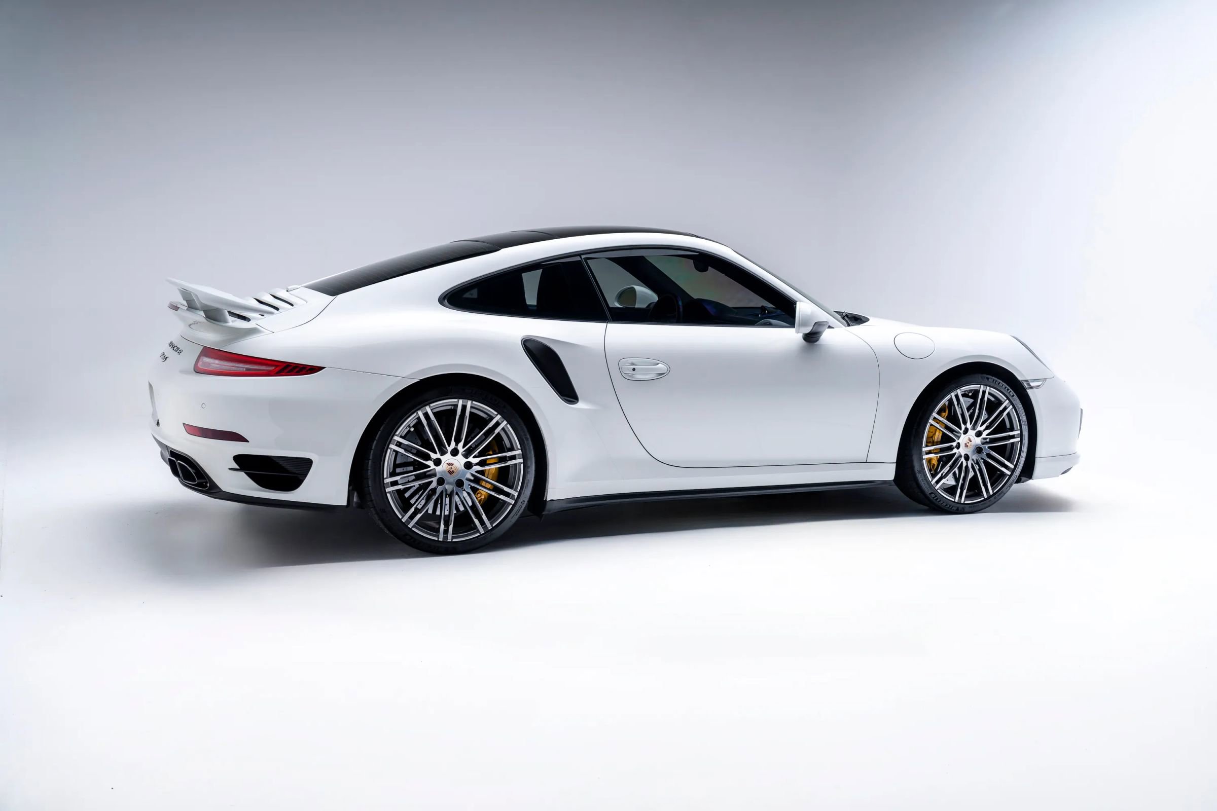 Used 2014 Porsche 911 Turbo S image 22