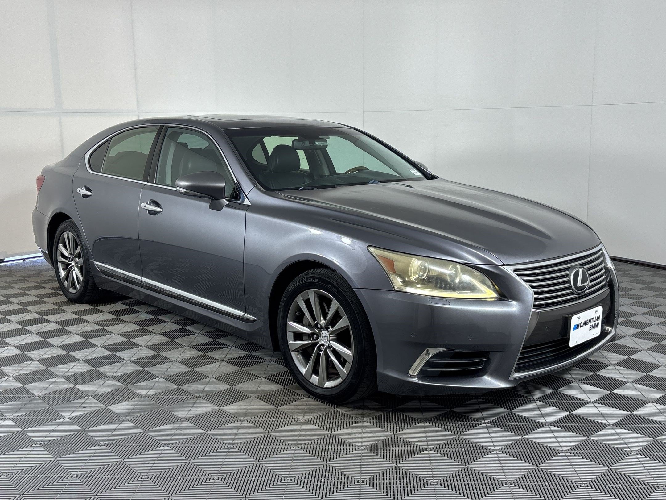 Used 2013 Lexus LS 460 AWD w/ Comfort Pkg image 7