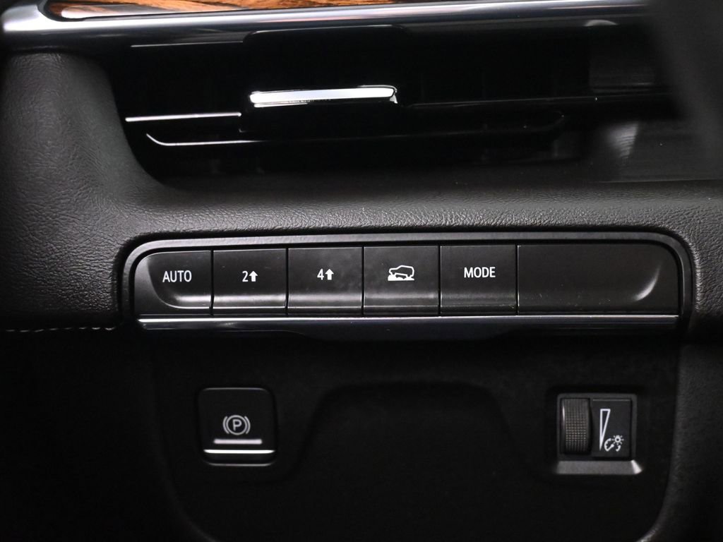 Used 2023 Cadillac Escalade ESV Premium Luxury image 40