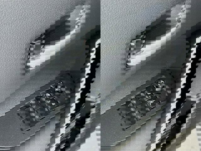 Used 2022 Toyota Corolla XSE FWD image 19