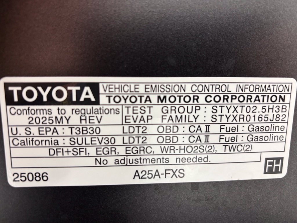 Used 2025 Toyota RAV4 XLE AWD/4WD image 66