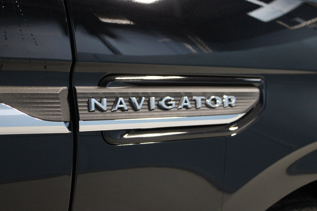Used 2024 Lincoln Navigator Reserve AWD/4WD image 41