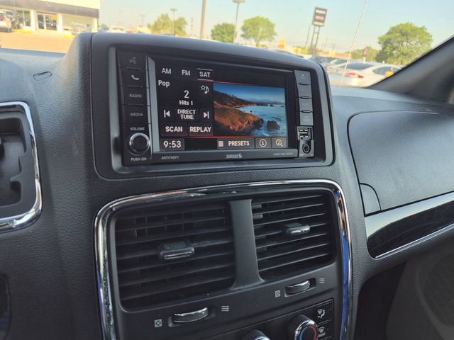 Used 2019 Dodge Grand Caravan SXT FWD image 16