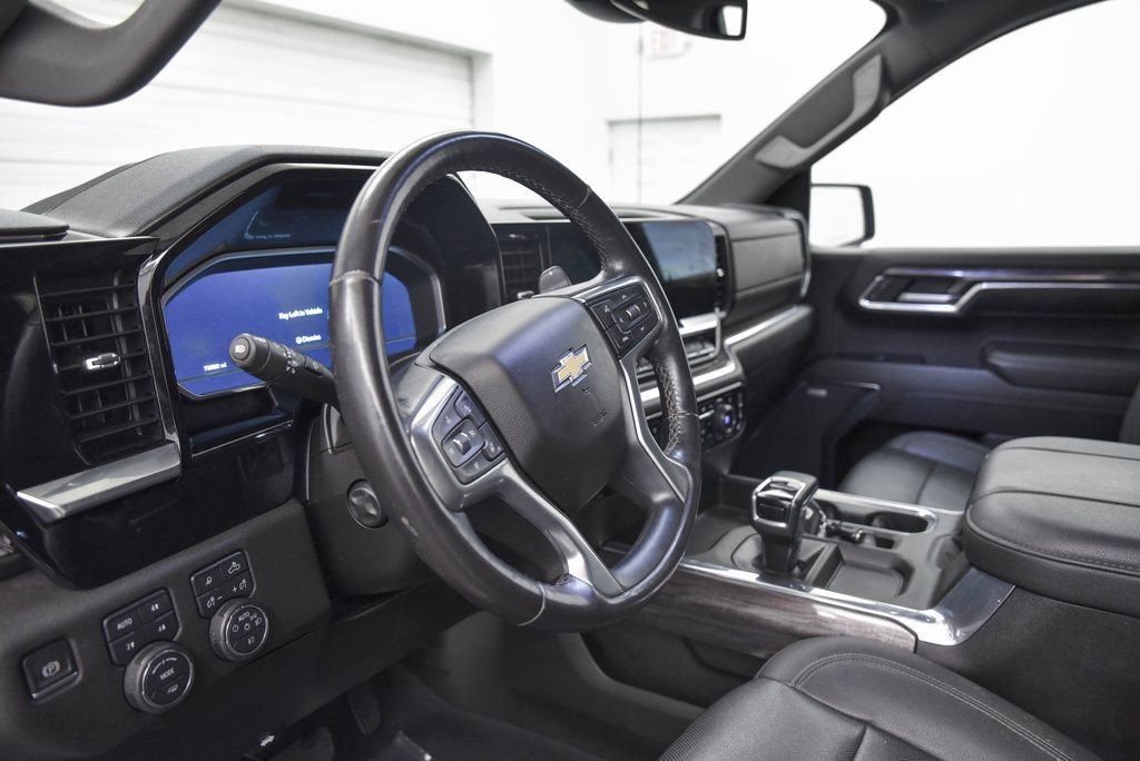 Used 2023 Chevrolet Silverado 1500 LTZ image 16