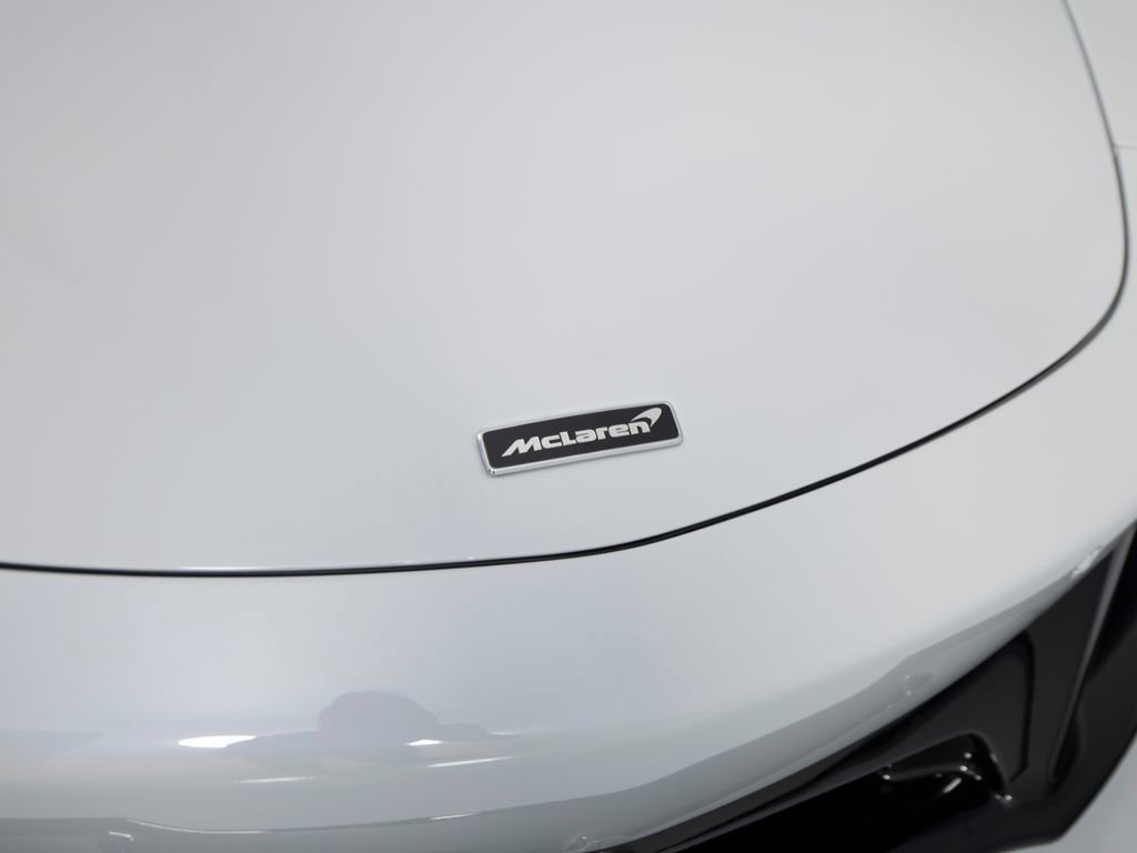 Used 2023 McLaren Artura image 34