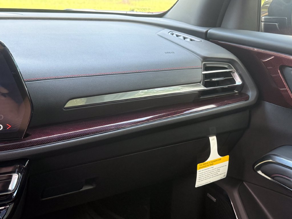 New 2026 Chevrolet Traverse RS w/ LPO, Floor Liner Package FWD image 18