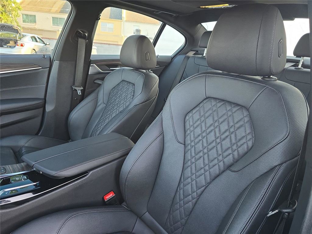 Used 2021 BMW 540i w/ Convenience Package image 13