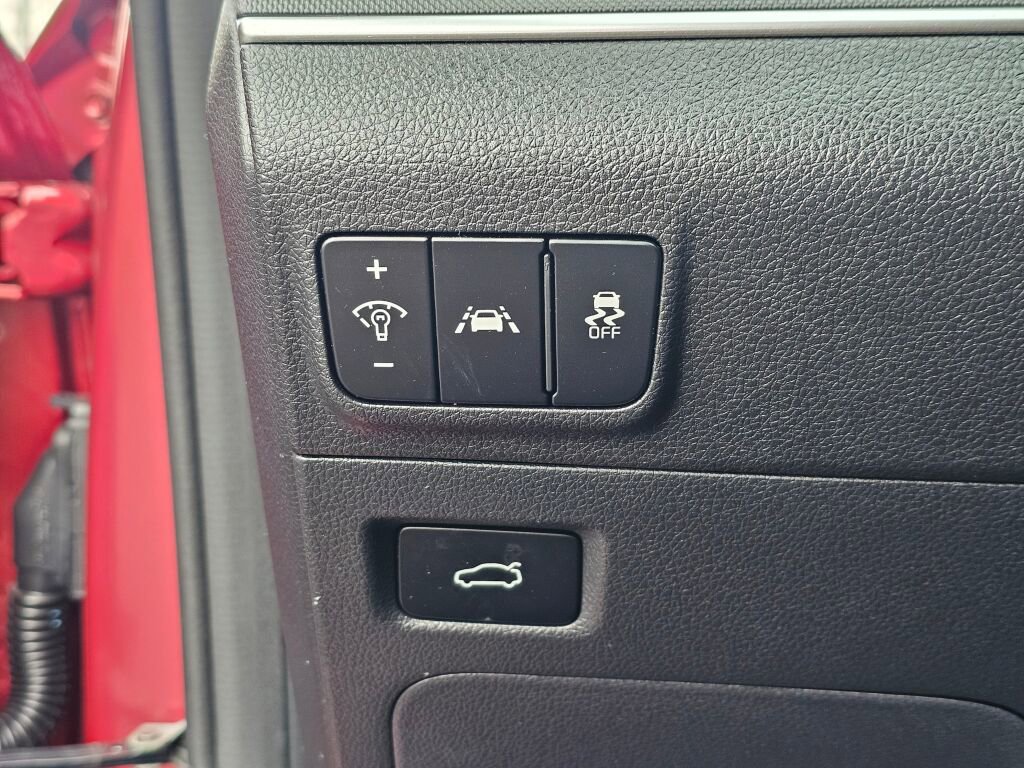 Used 2021 Kia K5 LXS image 32