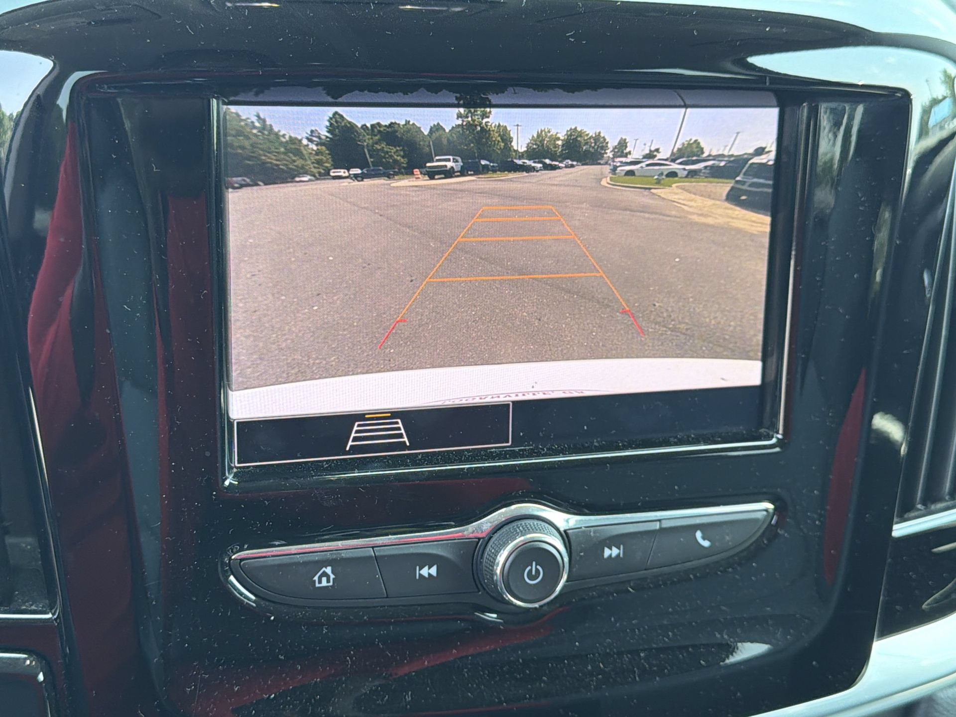 Used 2021 Chevrolet Traverse LS FWD image 3