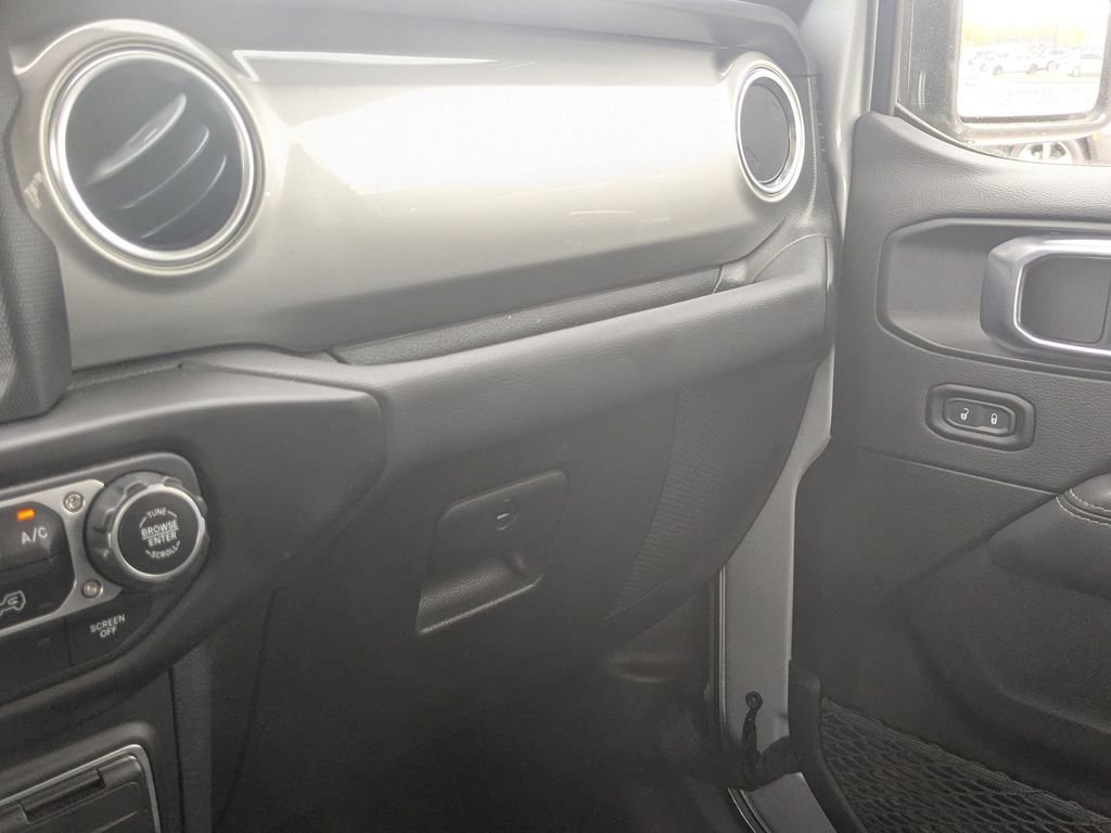 Used 2023 Jeep Gladiator Overland image 22