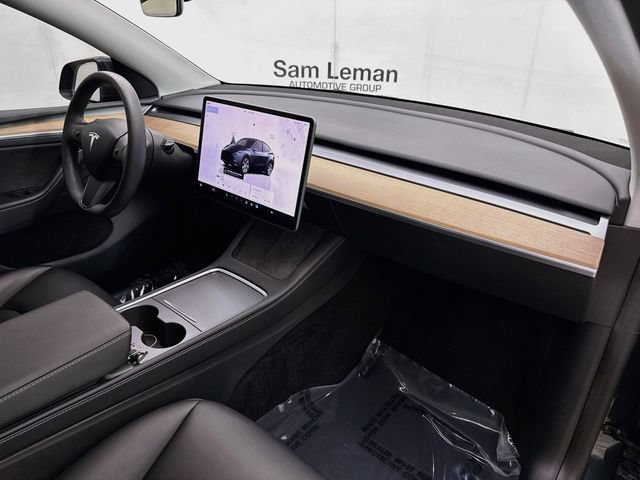 Used 2024 Tesla Model Y Long Range AWD/4WD image 29