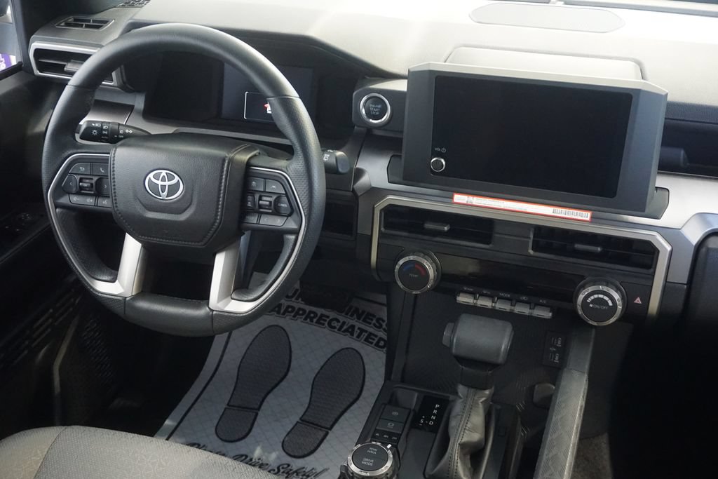 Used 2025 Toyota 4Runner SR5 AWD/4WD image 25
