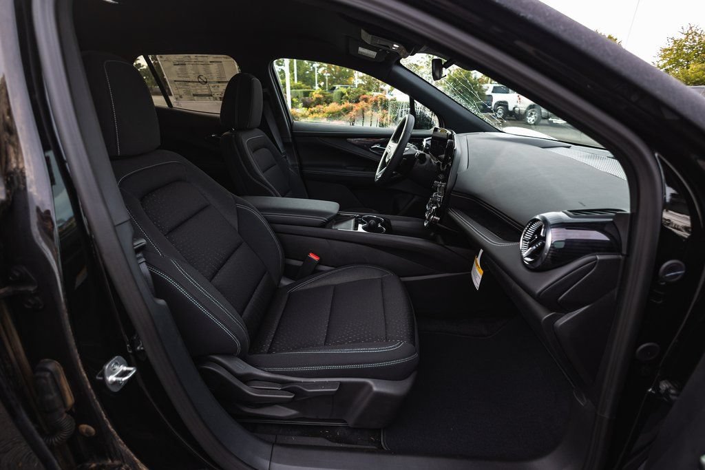 New 2025 Chevrolet Blazer EV LT w/ Midnight/Sport Edition FWD image 18