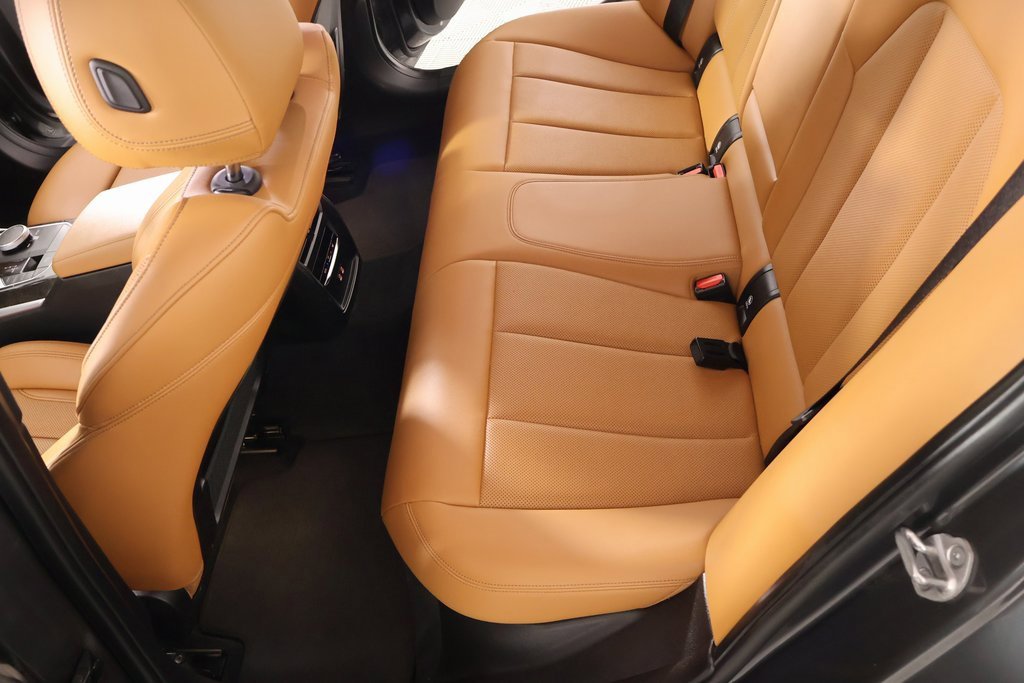 Used 2022 BMW 330i xDrive 330i xDrive w/ Driving Assistance Package image 13