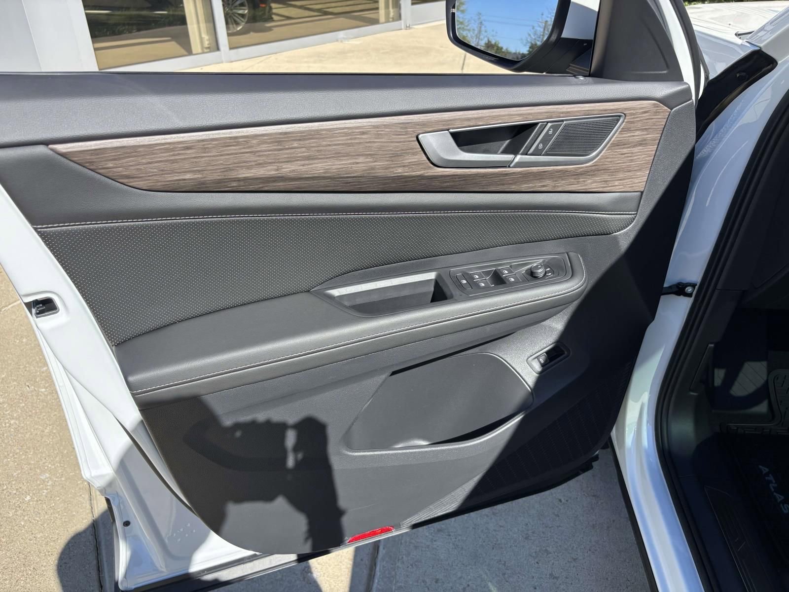 New 2026 Volkswagen Atlas SEL image 11