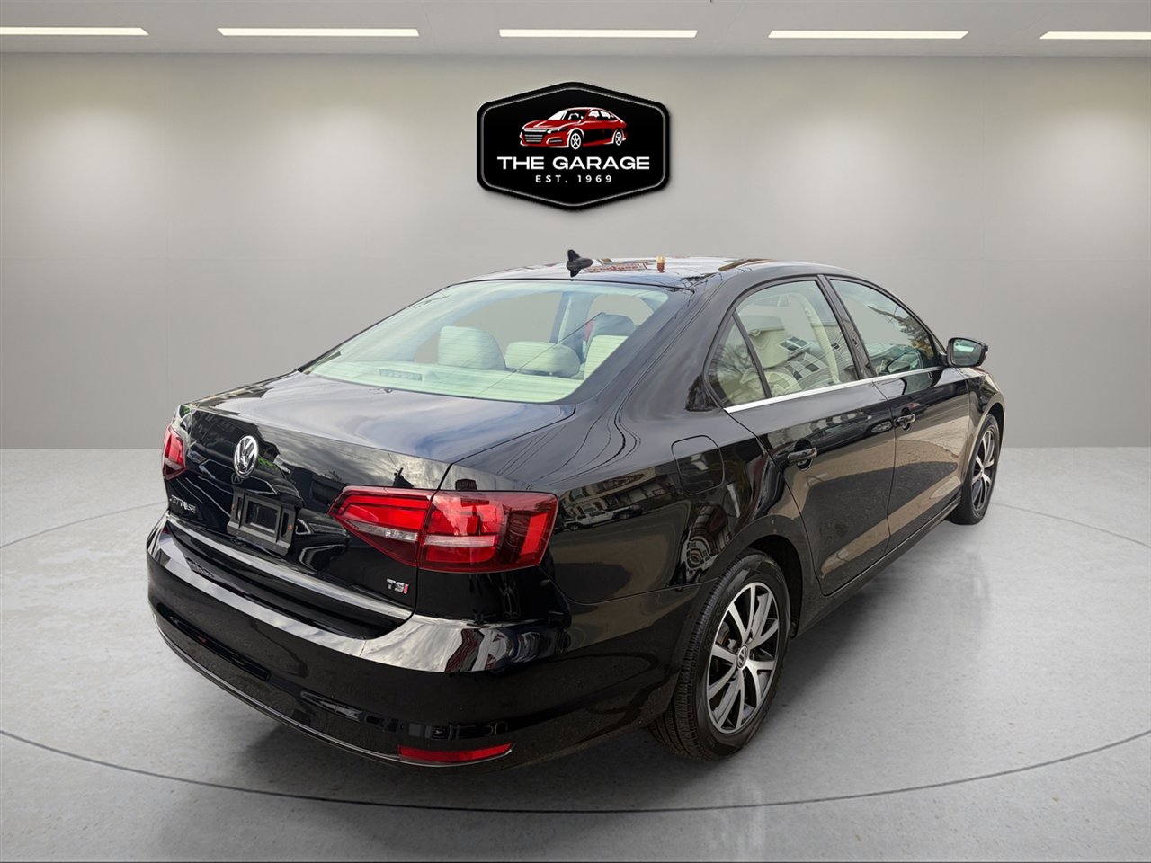 Used 2017 Volkswagen Jetta SE image 5