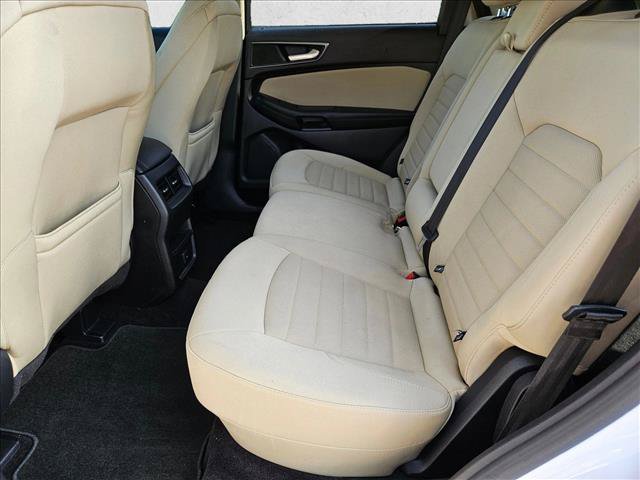 Used 2015 Ford Edge SE FWD image 16