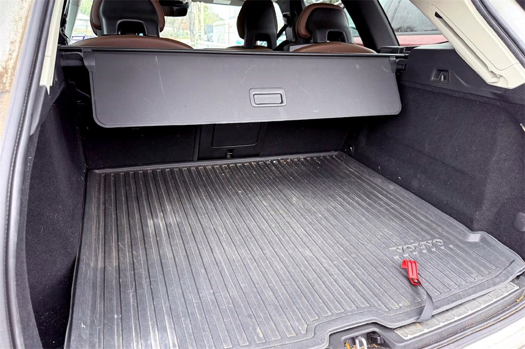 Used 2018 Volvo XC60 T6 Momentum w/ Advanced Package image 7