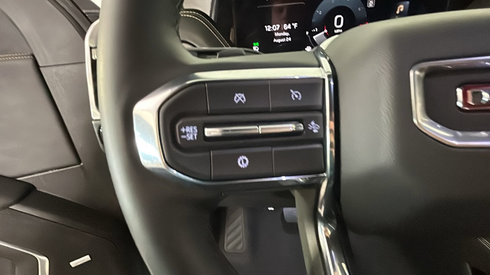 Used 2025 GMC Yukon Elevation w/ LPO, Floor Liner Package AWD/4WD image 18