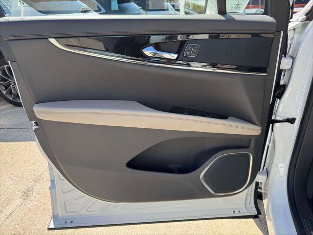 Used 2022 Lincoln Nautilus Reserve AWD/4WD image 18
