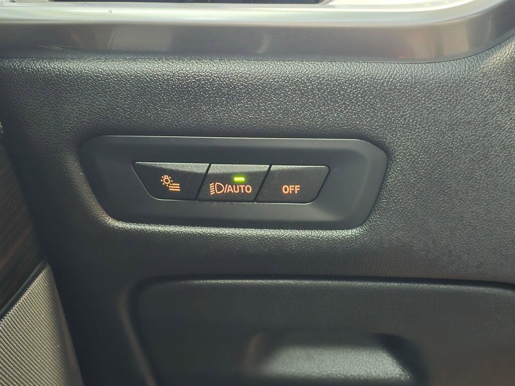 Used 2025 BMW X5 xDrive50e image 27