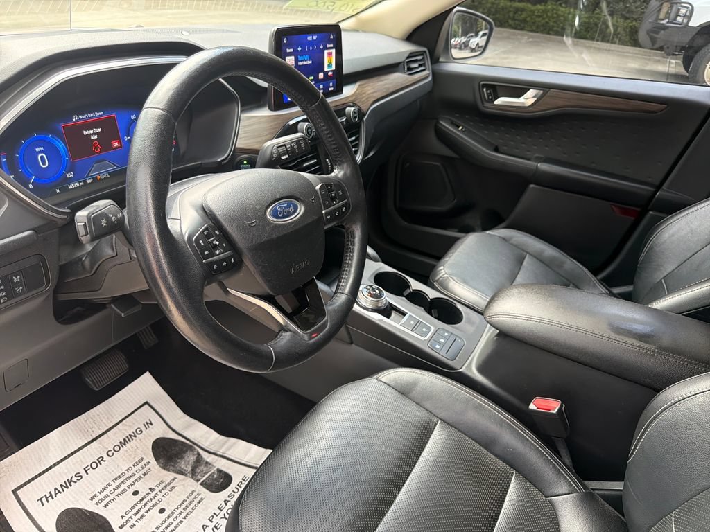 Used 2020 Ford Escape Titanium FWD image 6