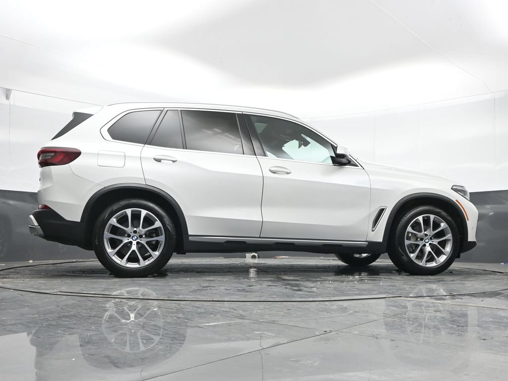Used 2023 BMW X5 xDrive40i w/ Premium Package AWD/4WD image 46